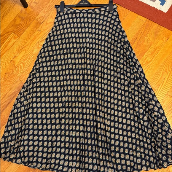 Elegant blue and Gold Patterned Skirt - Picture 1 of 7